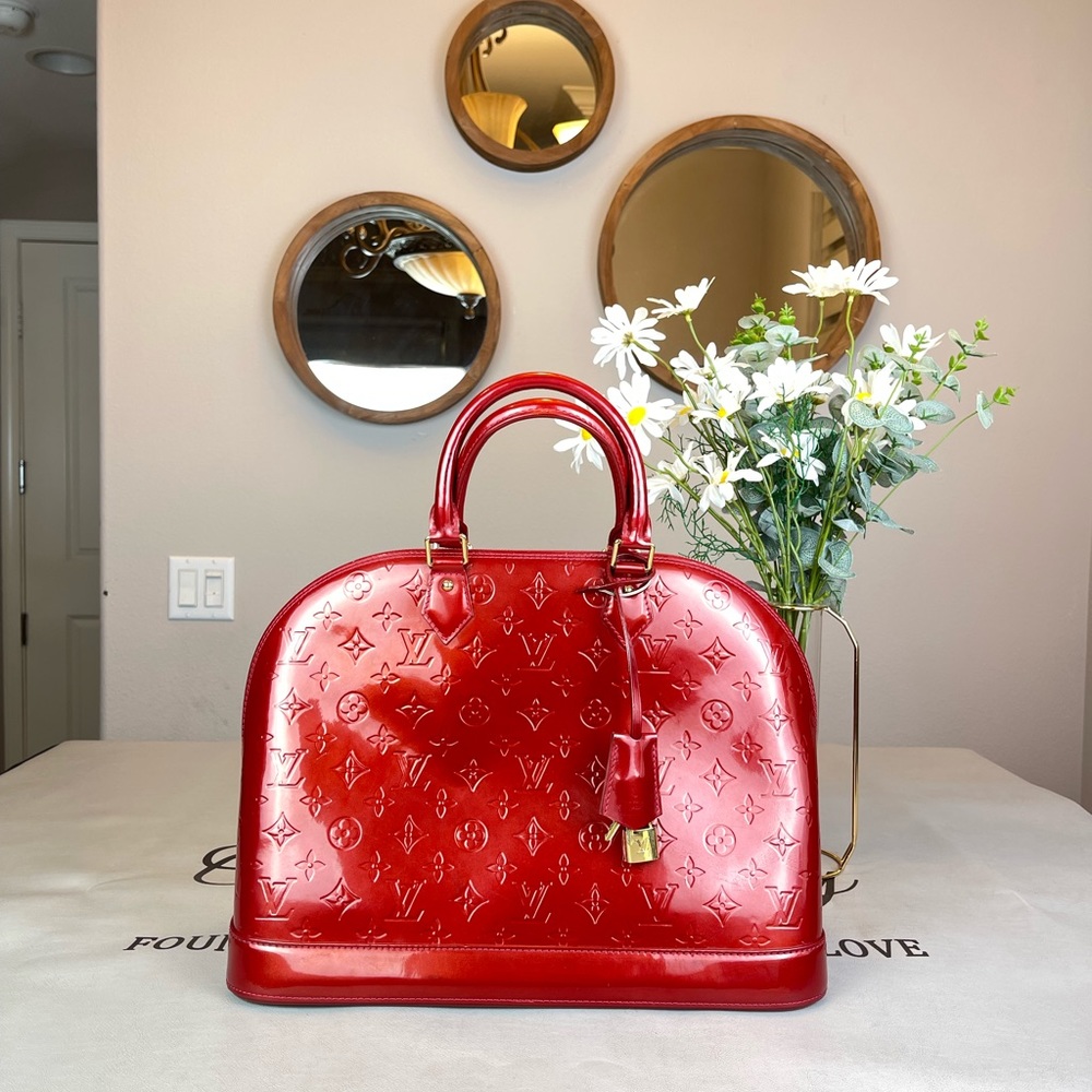 Louis Vuitton Patent leather Alma GM Satchel Handbag